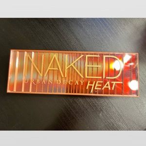 Urban Decay Naked Heat palette 🔥